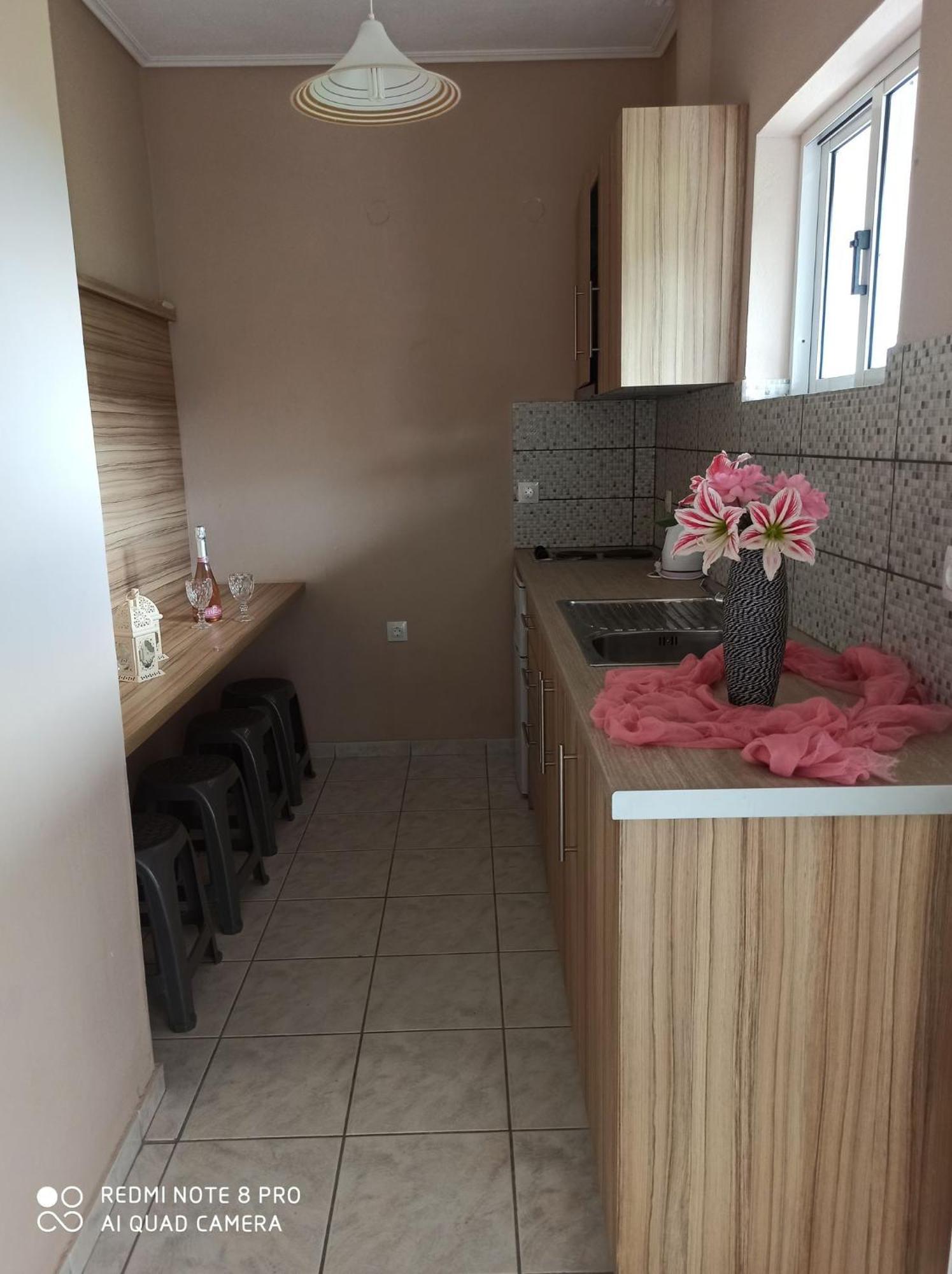 No Name Apartments Laganas Bilik gambar